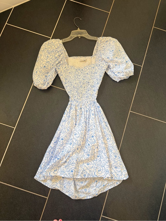 Faithfull the Brand Dresses & Skirts - Faithfull the Brand Vendita Puff-Sleeve Floral Mini Dress Size S Blue & White
